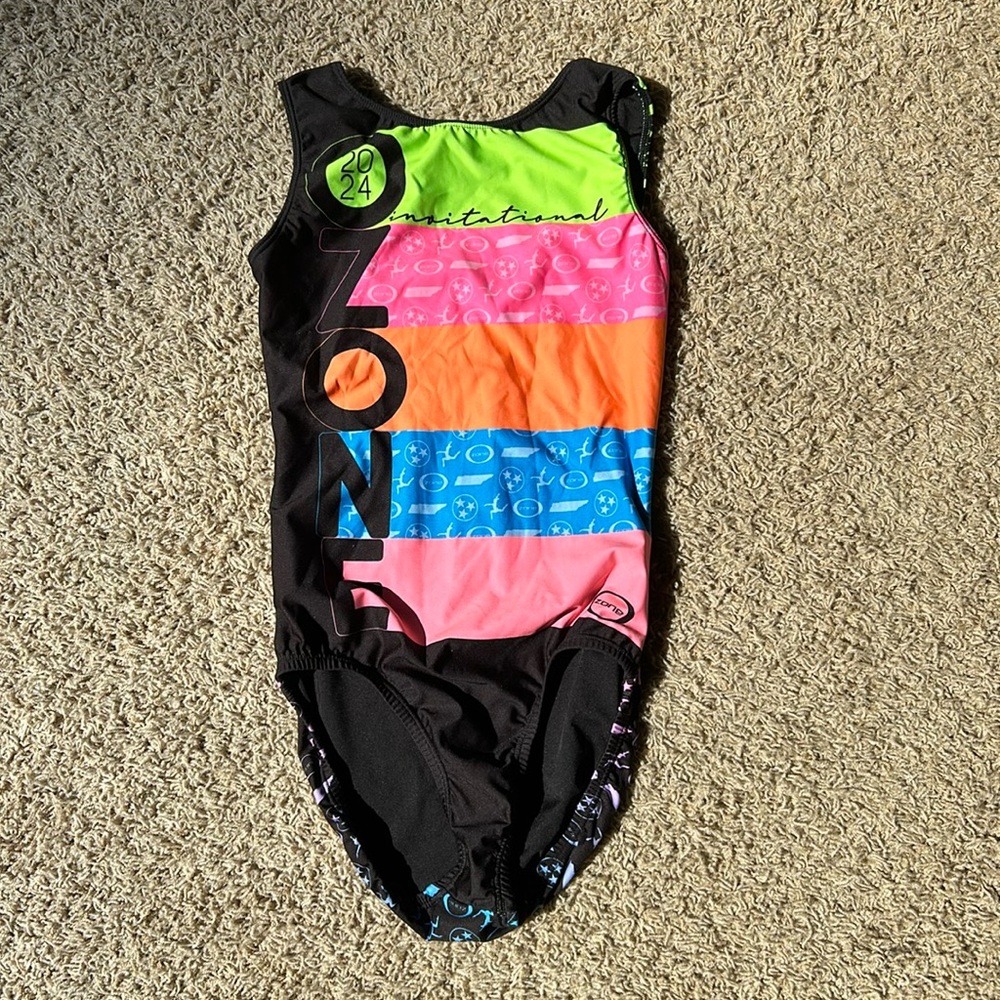 Girls gymnastics leotard size: adult medium